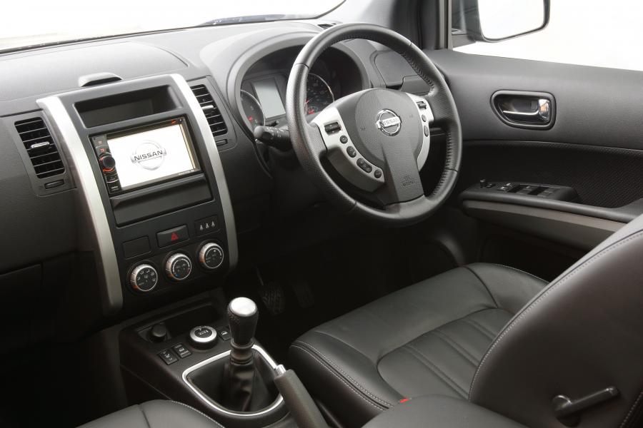  Nissan X-Trail Platinum Edition 2012 года  (UK) (фото 6 из 17)